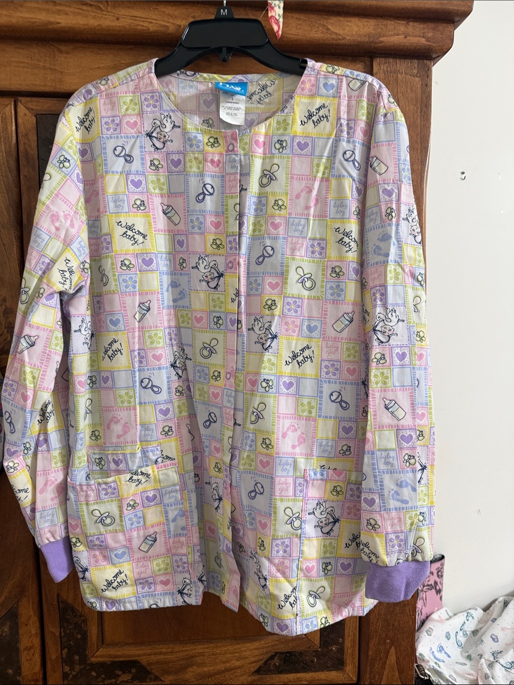 3 scrubs 4 nursery 1 short sleeve 2 long sleeve Similar sizes XL all for one - Picture 5 of 11
